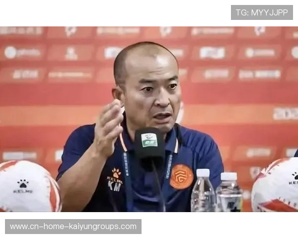 球员怒摔球衣画面曝光,主帅赛后沉默不语 球员怒摔球衣画面曝光,主帅赛后沉默不语